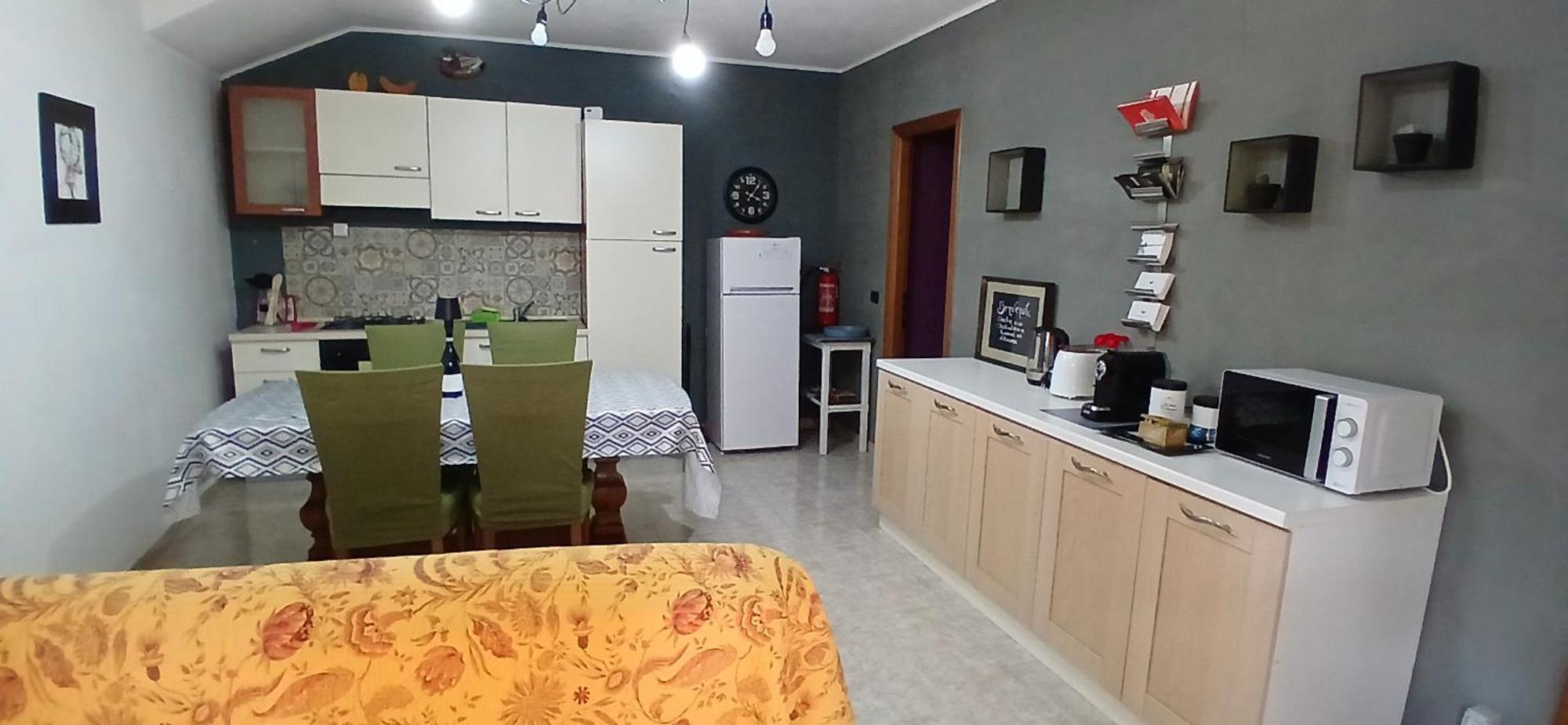 Casa Vacanza Il Colle Del Vento Calosso Exteriör bild