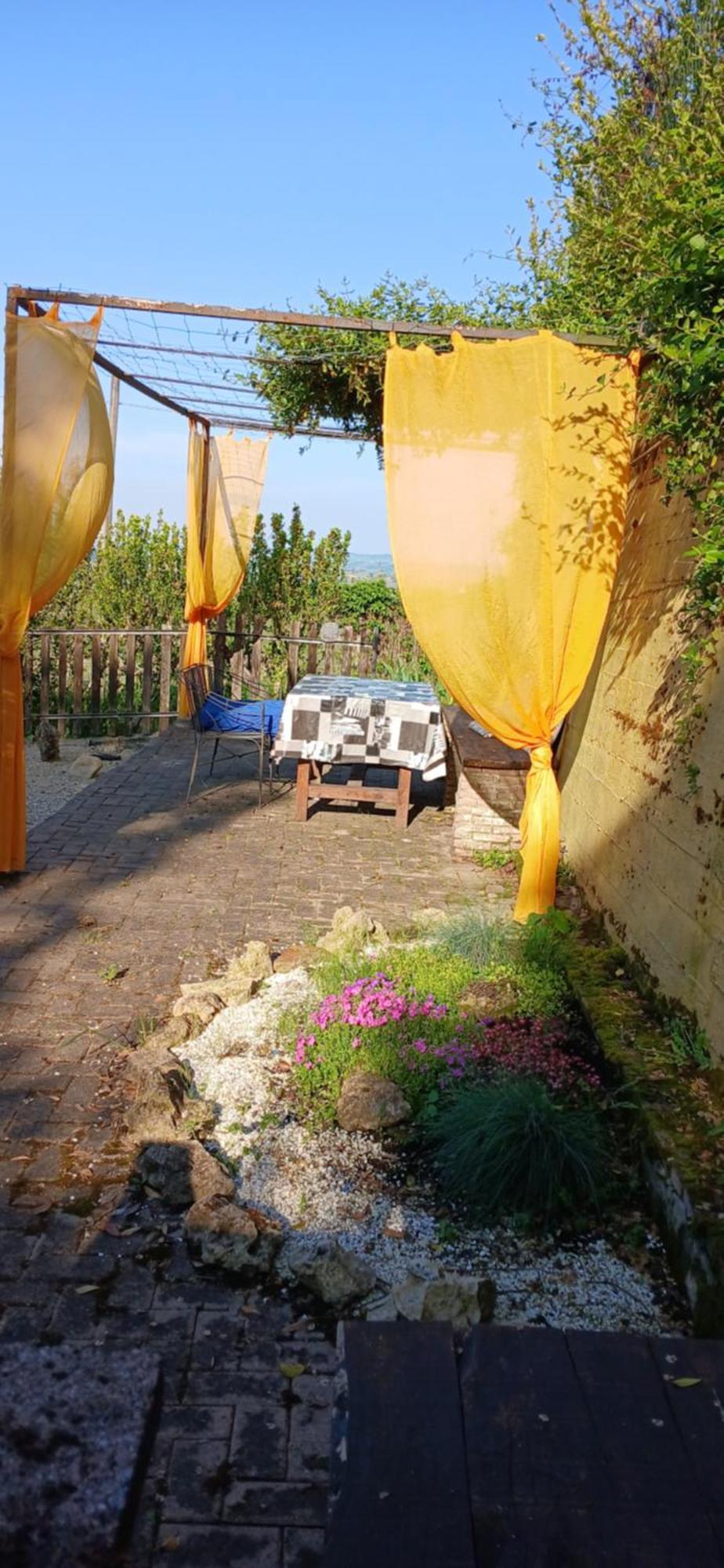 Casa Vacanza Il Colle Del Vento Calosso Exteriör bild