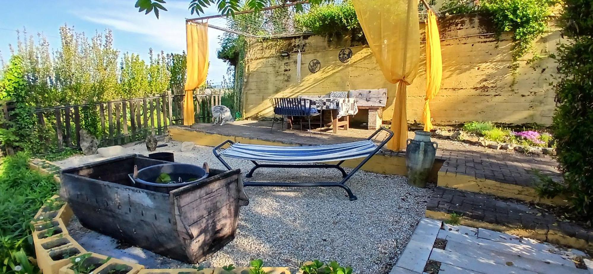 Casa Vacanza Il Colle Del Vento Calosso Exteriör bild